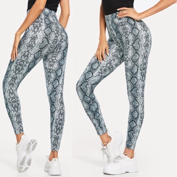 Buttery Soft Snakeskin Print Leggings - Picture 2 of 5